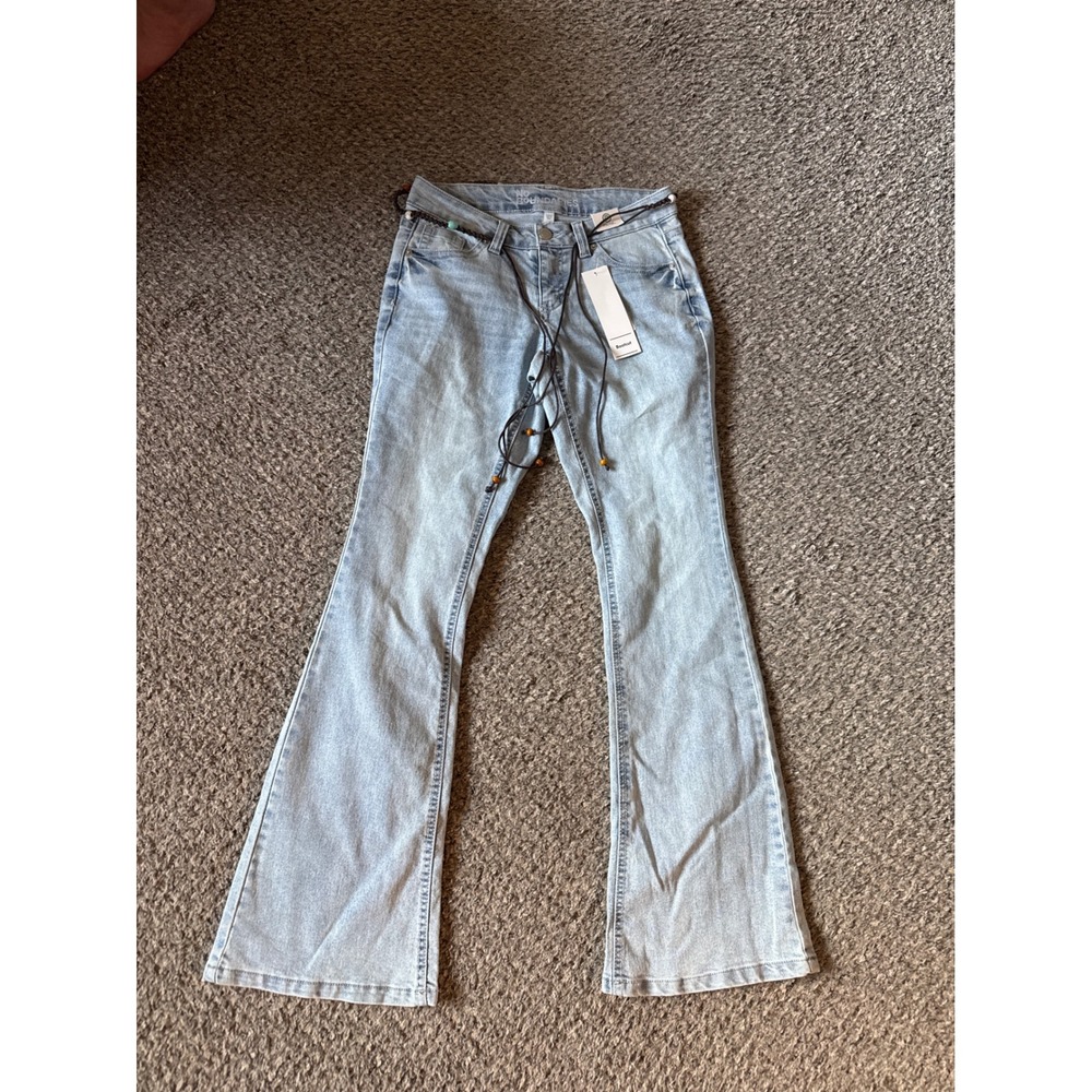 No Boundaries Women Light Wash Bootcut Jeans with Beaded Belt Y2K Boho Flare